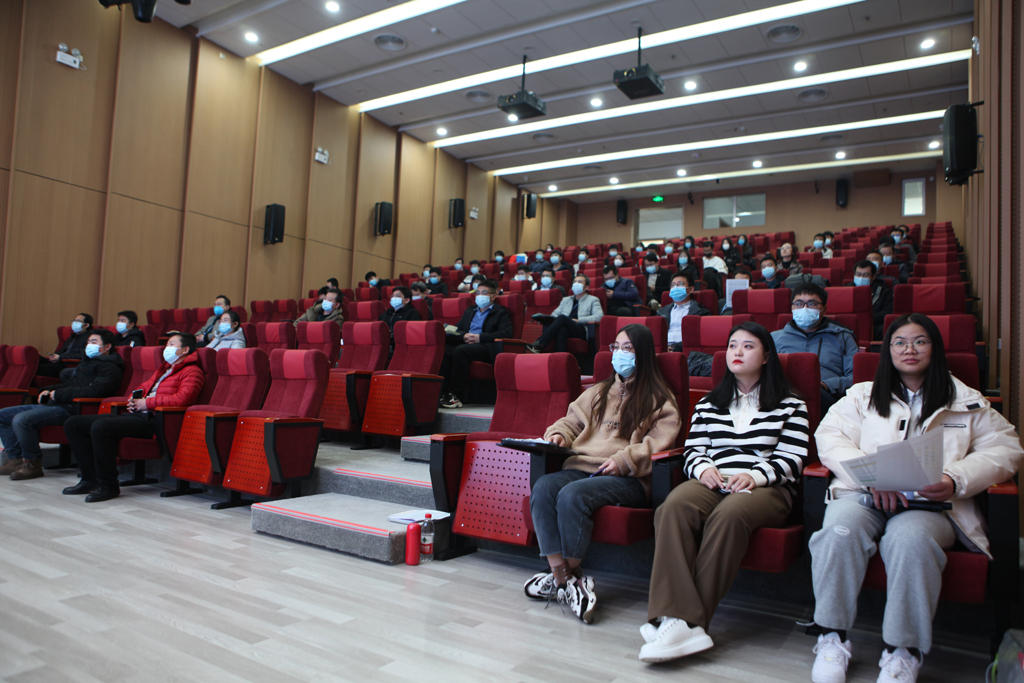 星空电竞微电召开2021年大学生述职会